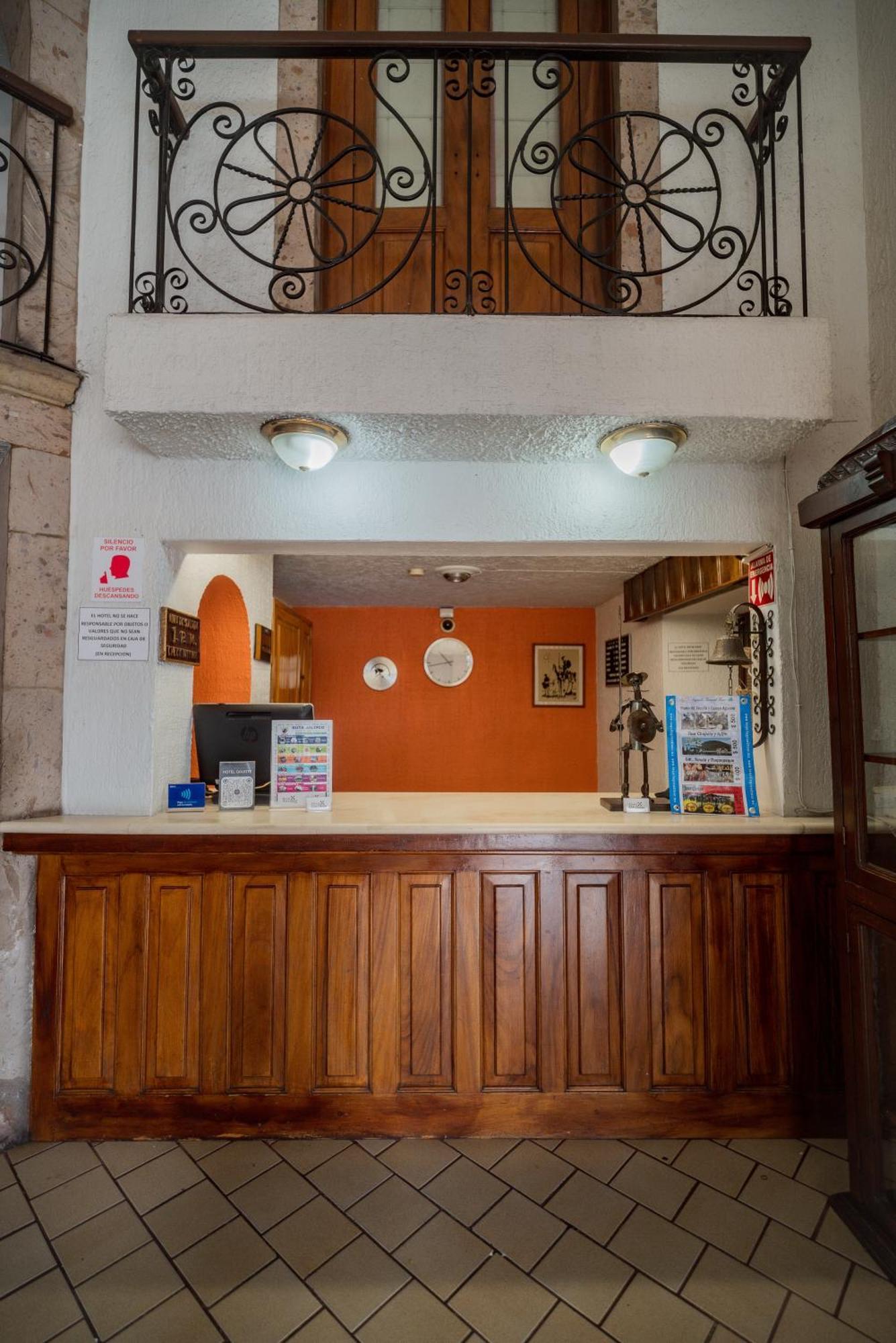 Hotel Don Quijote Plaza - Guadalajara Centro Historico Bagian luar foto