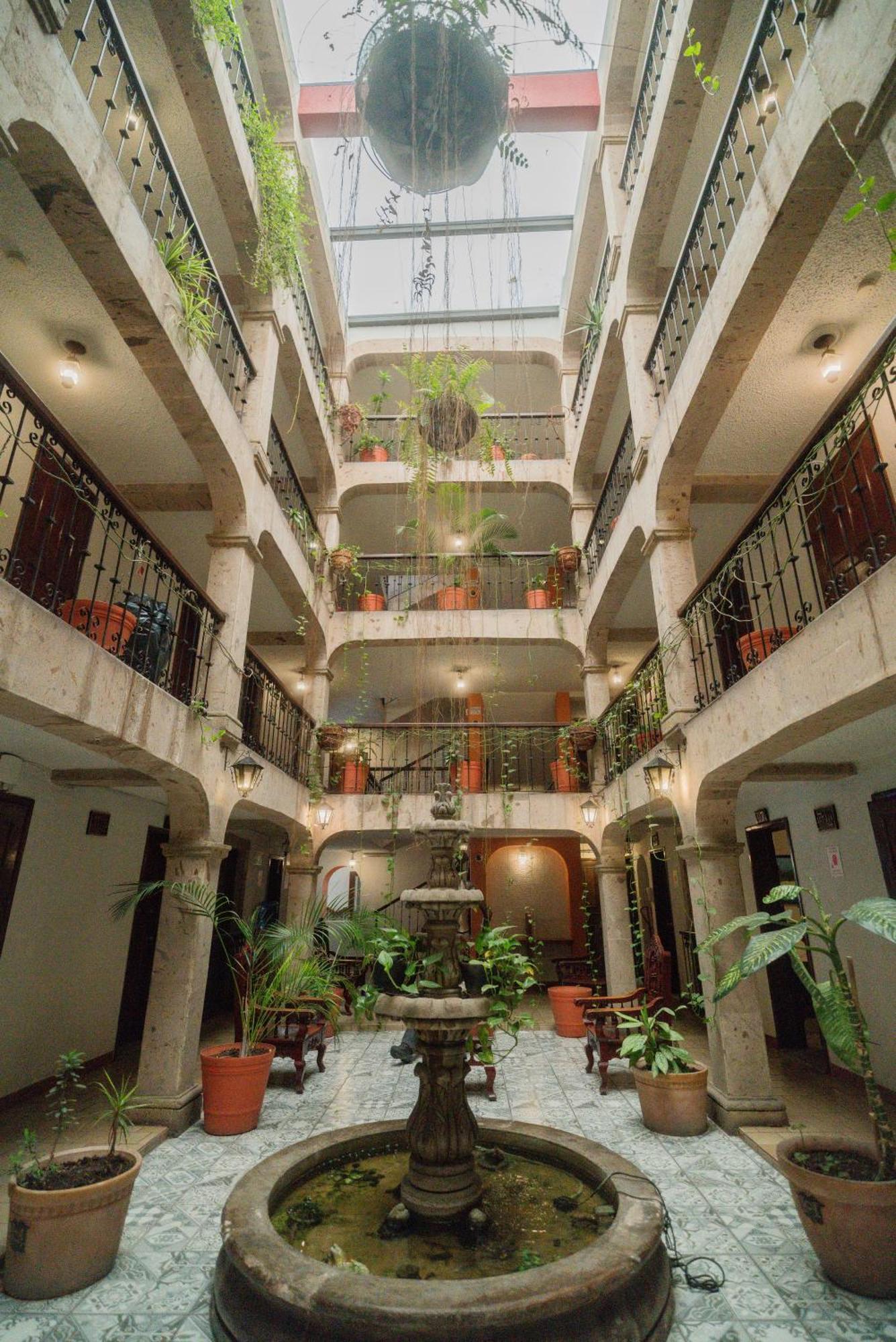 Hotel Don Quijote Plaza - Guadalajara Centro Historico Bagian luar foto