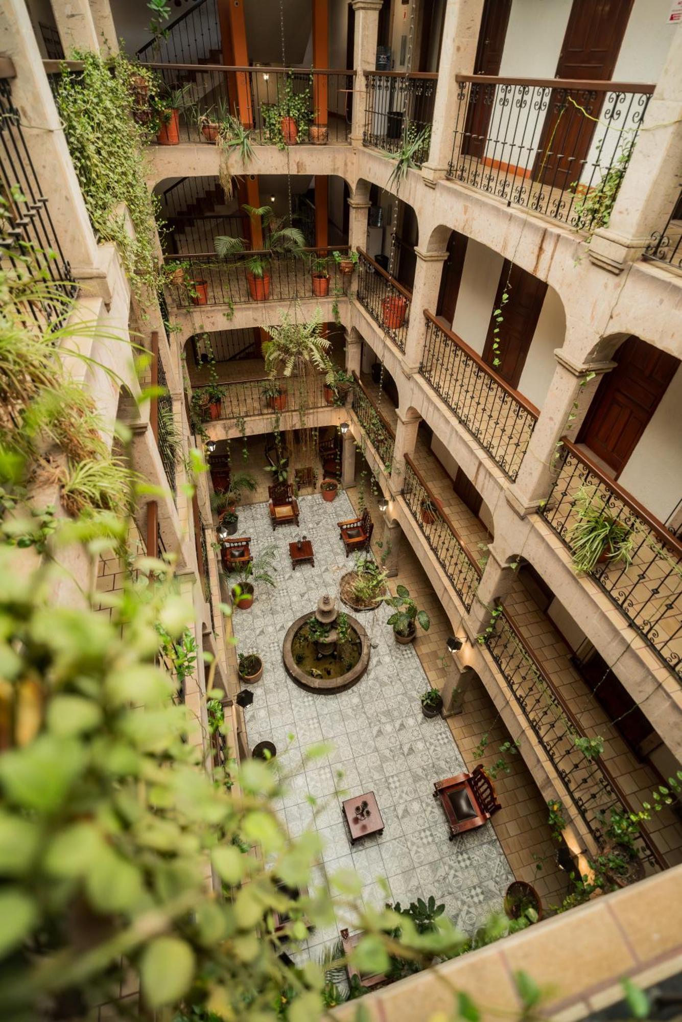 Hotel Don Quijote Plaza - Guadalajara Centro Historico Bagian luar foto