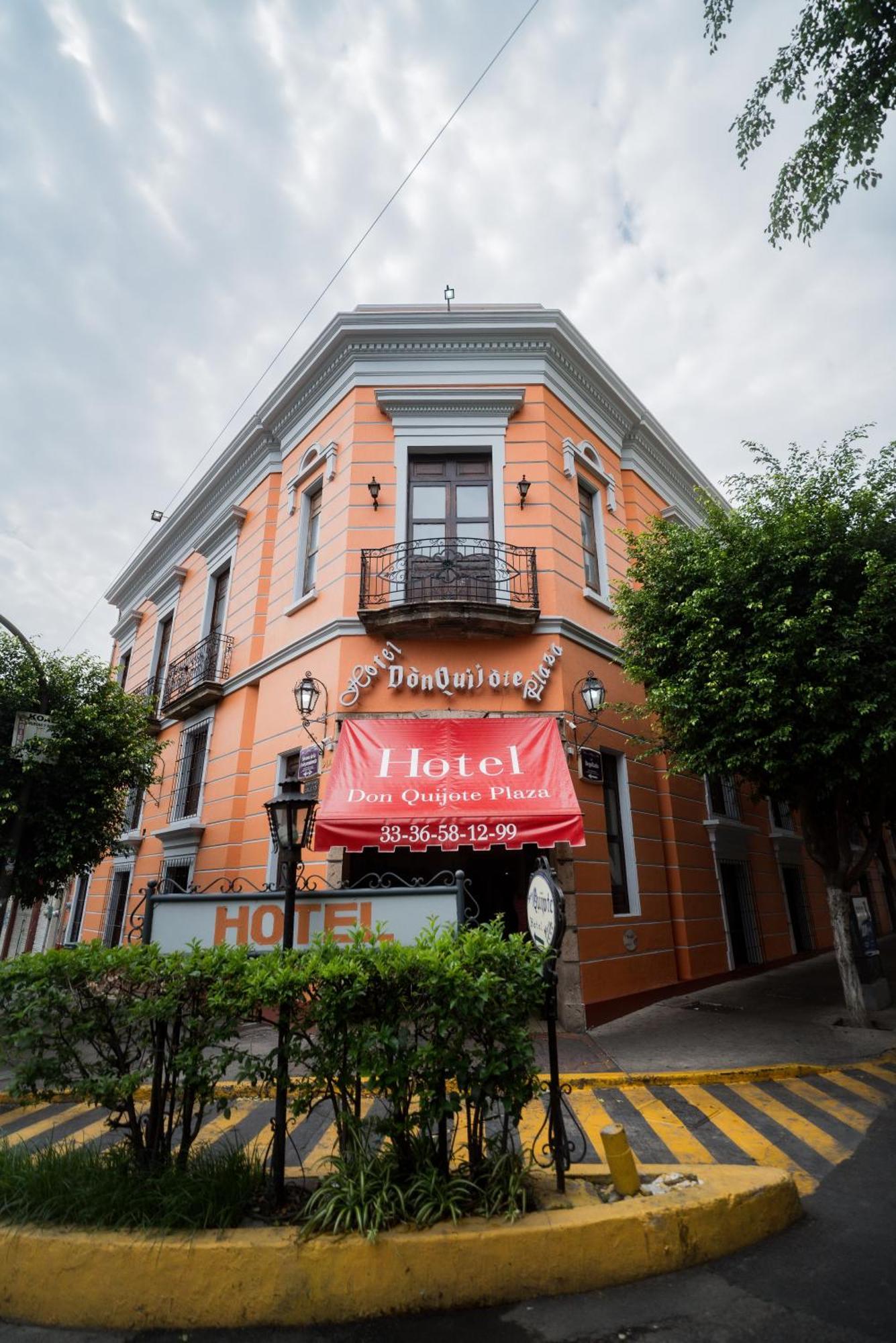 Hotel Don Quijote Plaza - Guadalajara Centro Historico Bagian luar foto